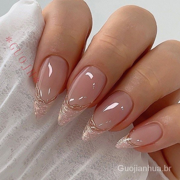 decoração de unhas amendoada
