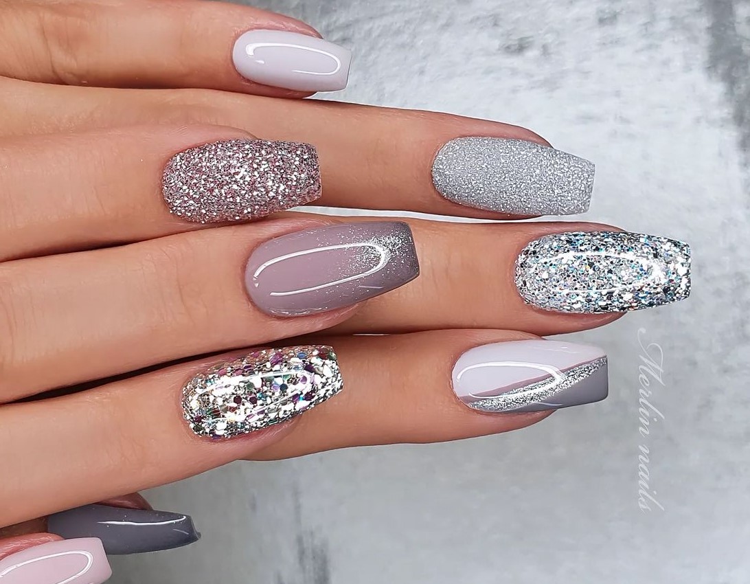 unha francesinha com glitter