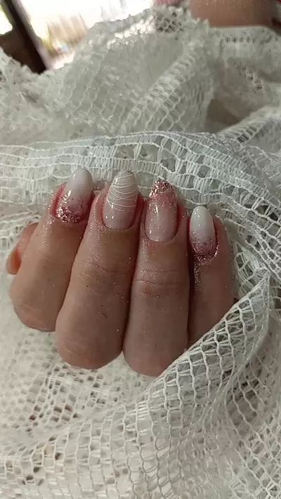 decoração unhas encapsuladas glitter