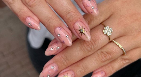 quanto custa fazer unhas decoradas para o réveillon