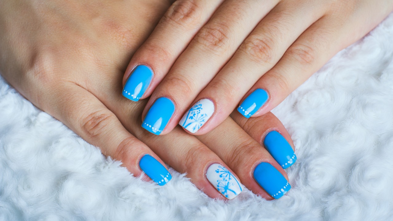 decoração de unhas azul