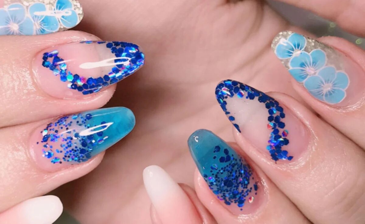 decoração de unhas azul