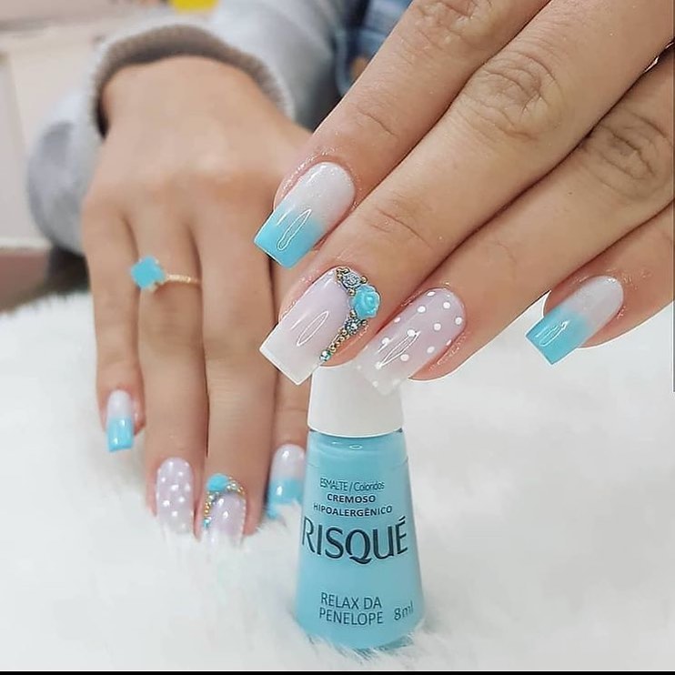 decoração de unhas azul