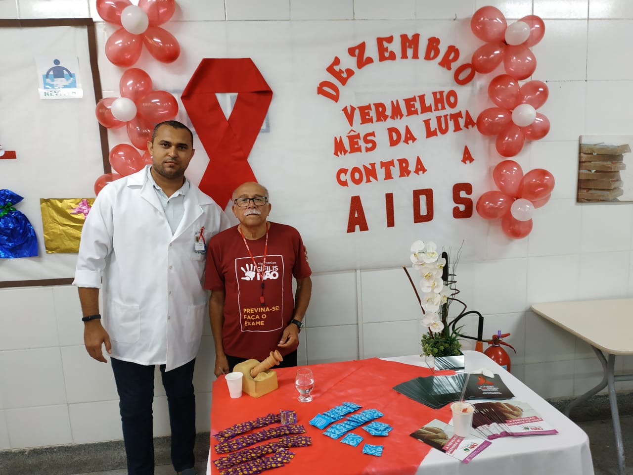 balões vermelhos dezembro vermelho ubs