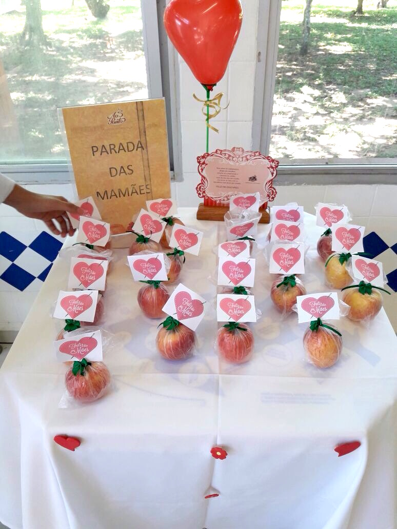 decoração de mesa de restaurante para dia das mães