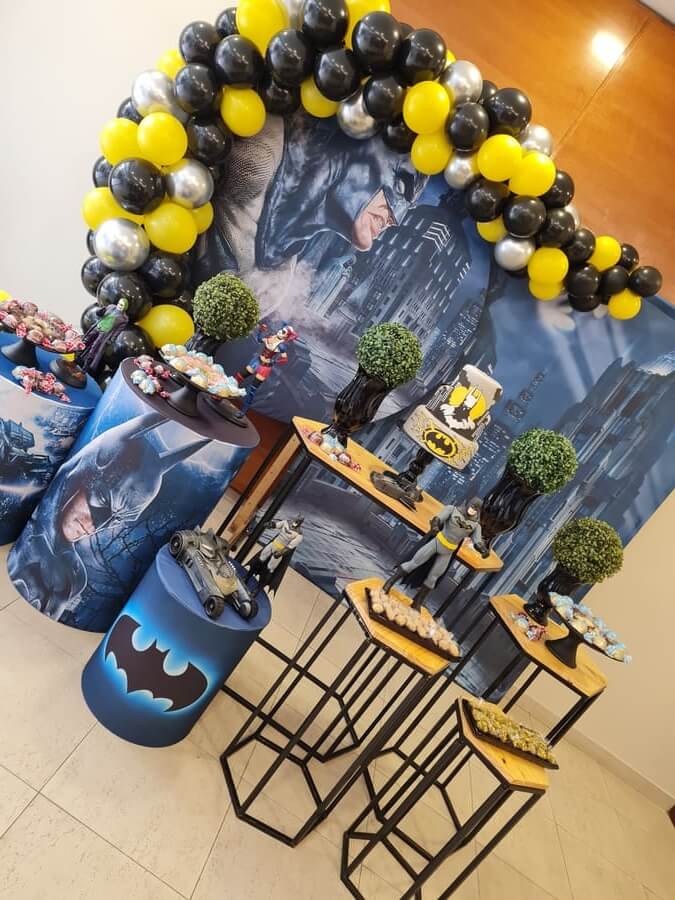 decoração batman preto e amarelo