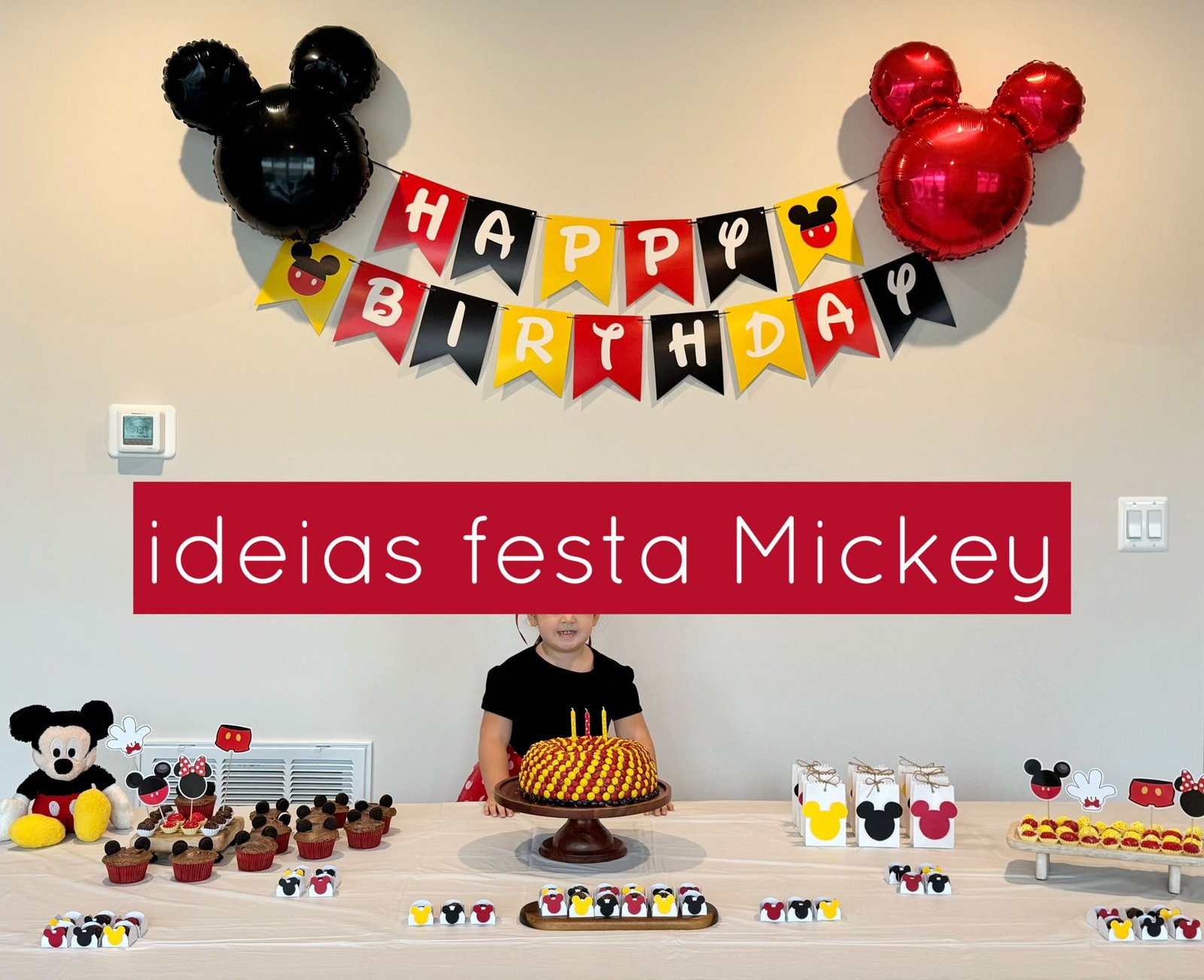 decoração mickey simples vs decoração mickey elaborada