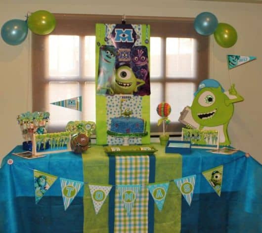 erros comuns ao decorar festa Monstros S.A.