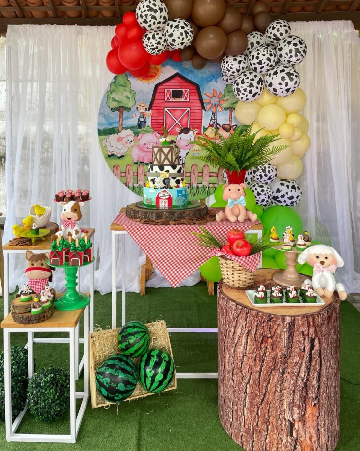 decoração fazendinha com balões
