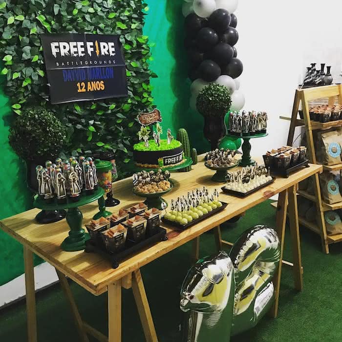 decoração festa adolescente menino com balões