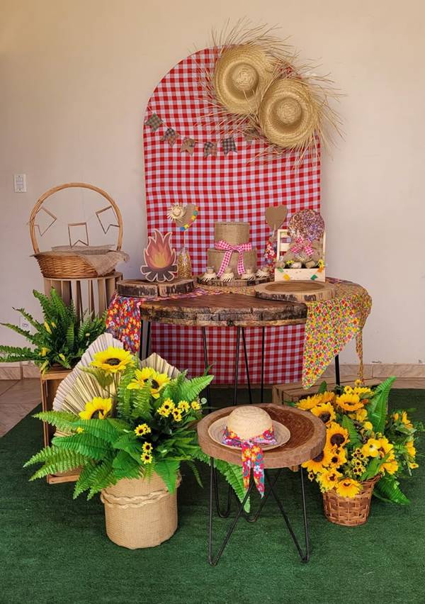 como fazer decoração de festa junina para aniversário simples