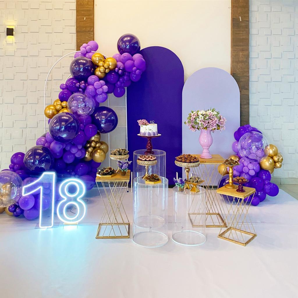 decoração lilas e roxo