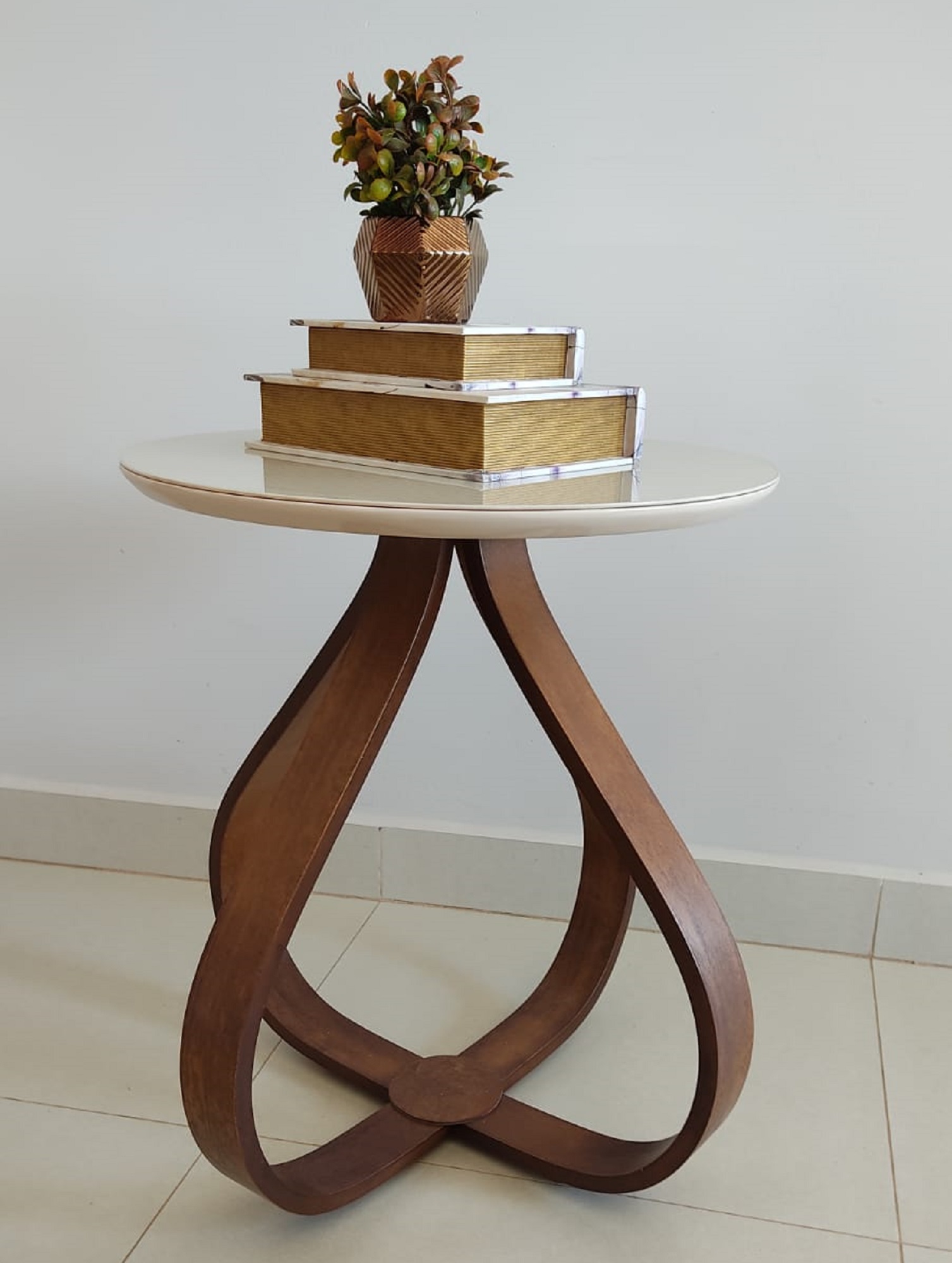 mesa de canto com rodinhas