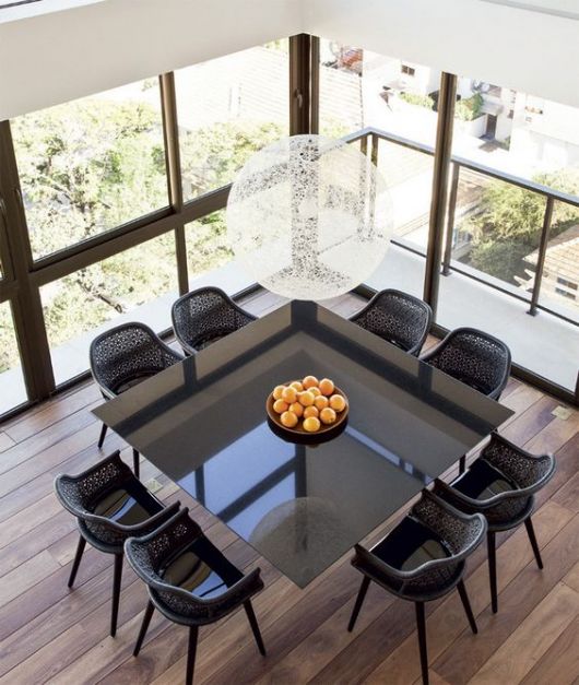 como decorar mesa de jantar preta