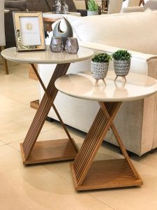 mesa lateral redonda pequena para sala de estar