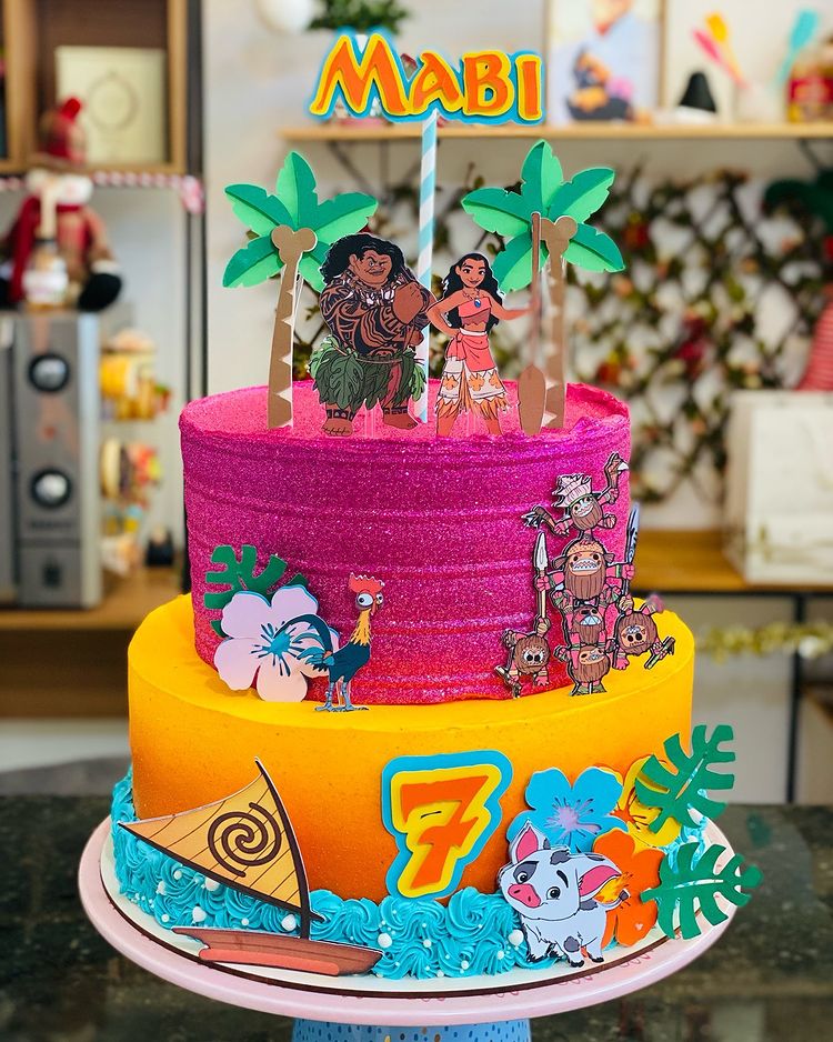 decoração moana adulta vs festa tropical tradicional