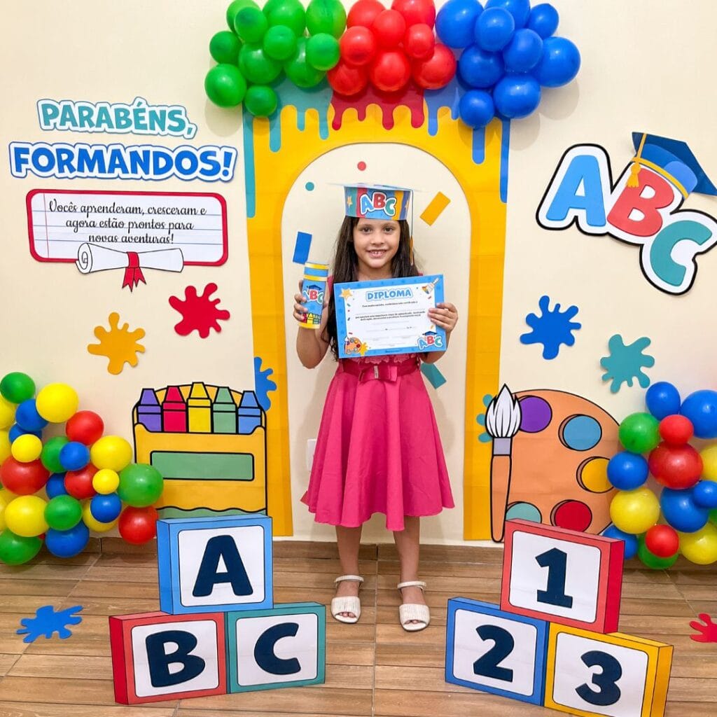 ideias criativas painel formatura infantil arco iris
