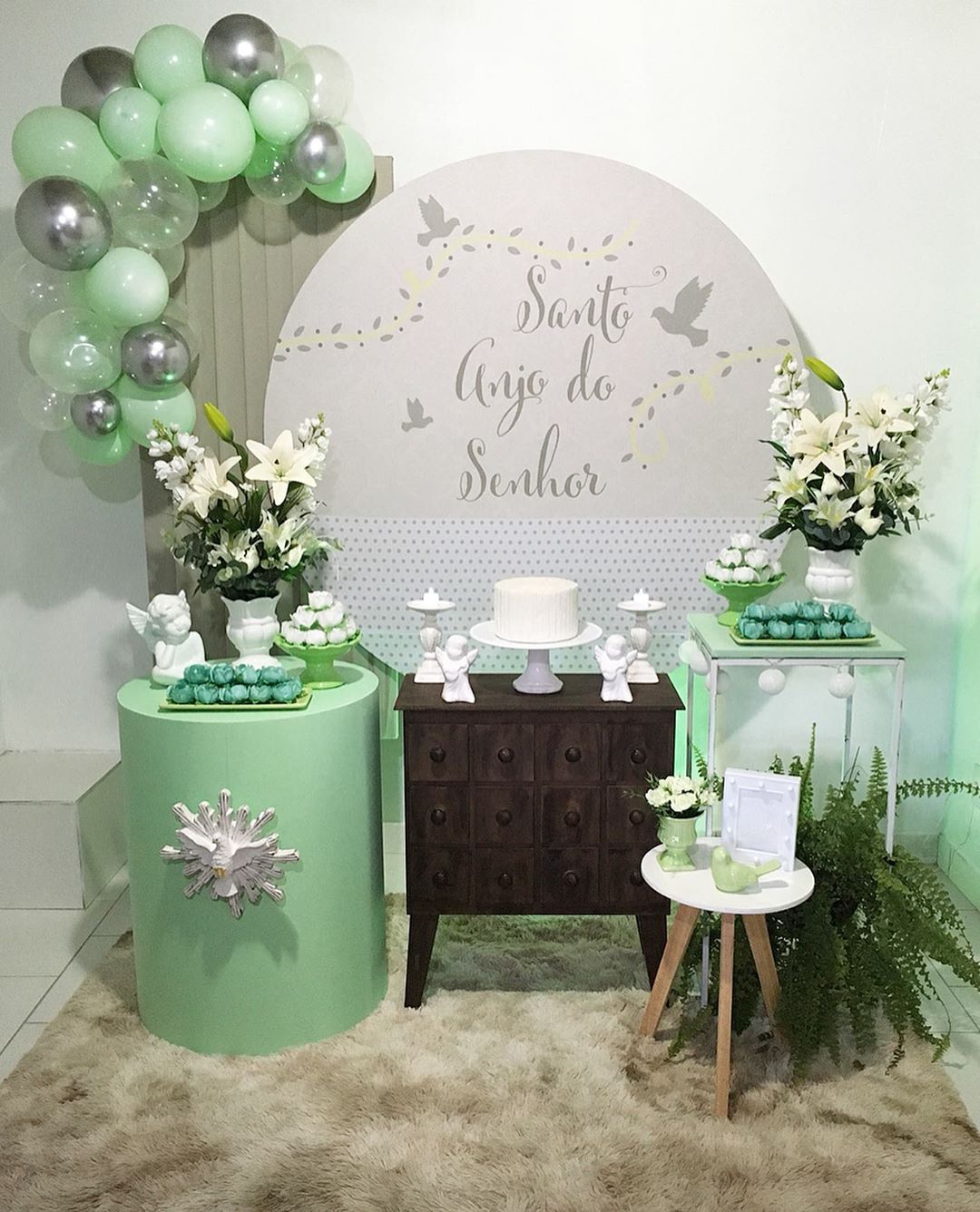 quanto custa uma decoração de batizado simples e barata