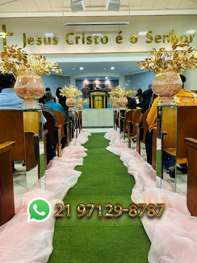 decoração igreja evangélica simples com balões