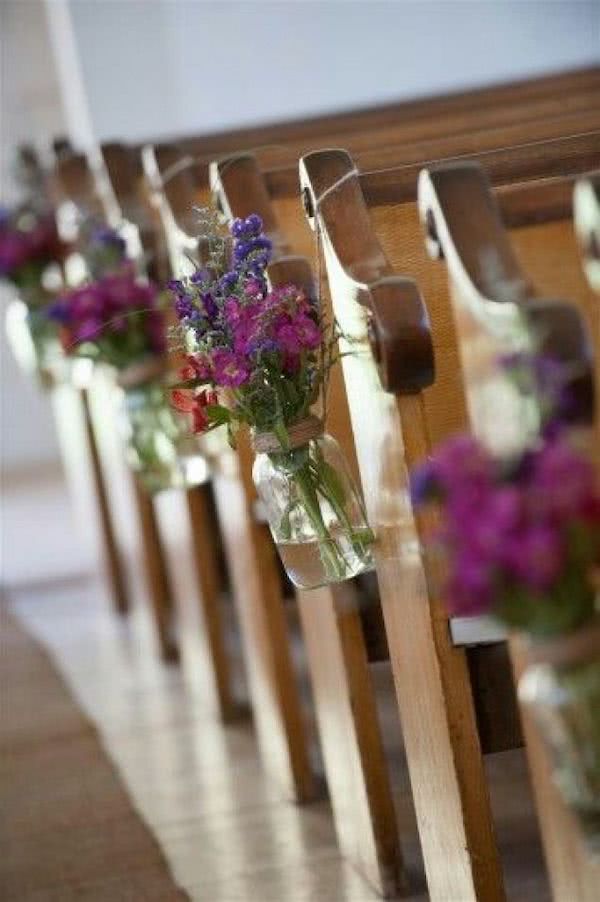 decoração igreja com folhagens
