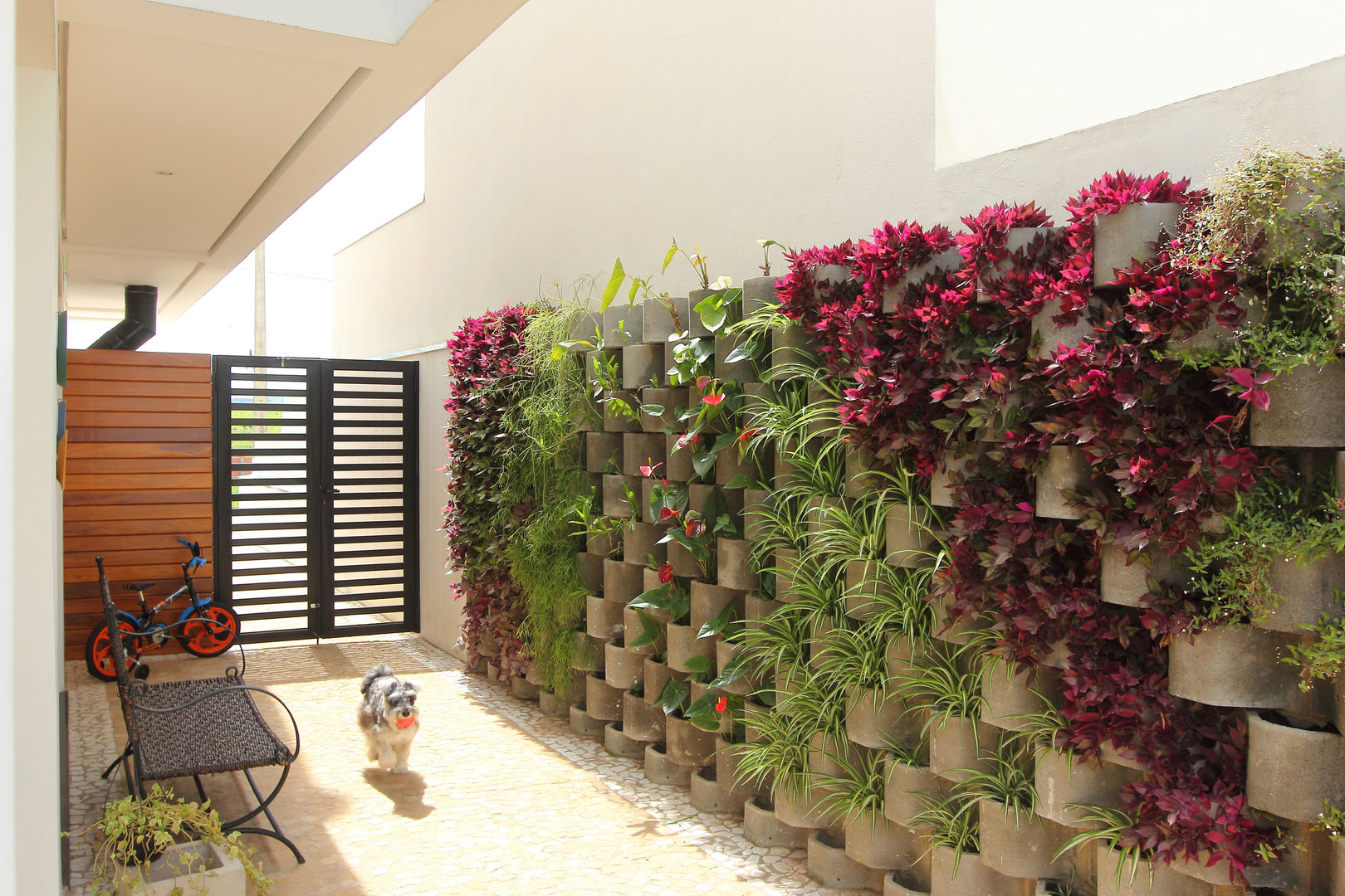 como usar pedras para decorar muro externo