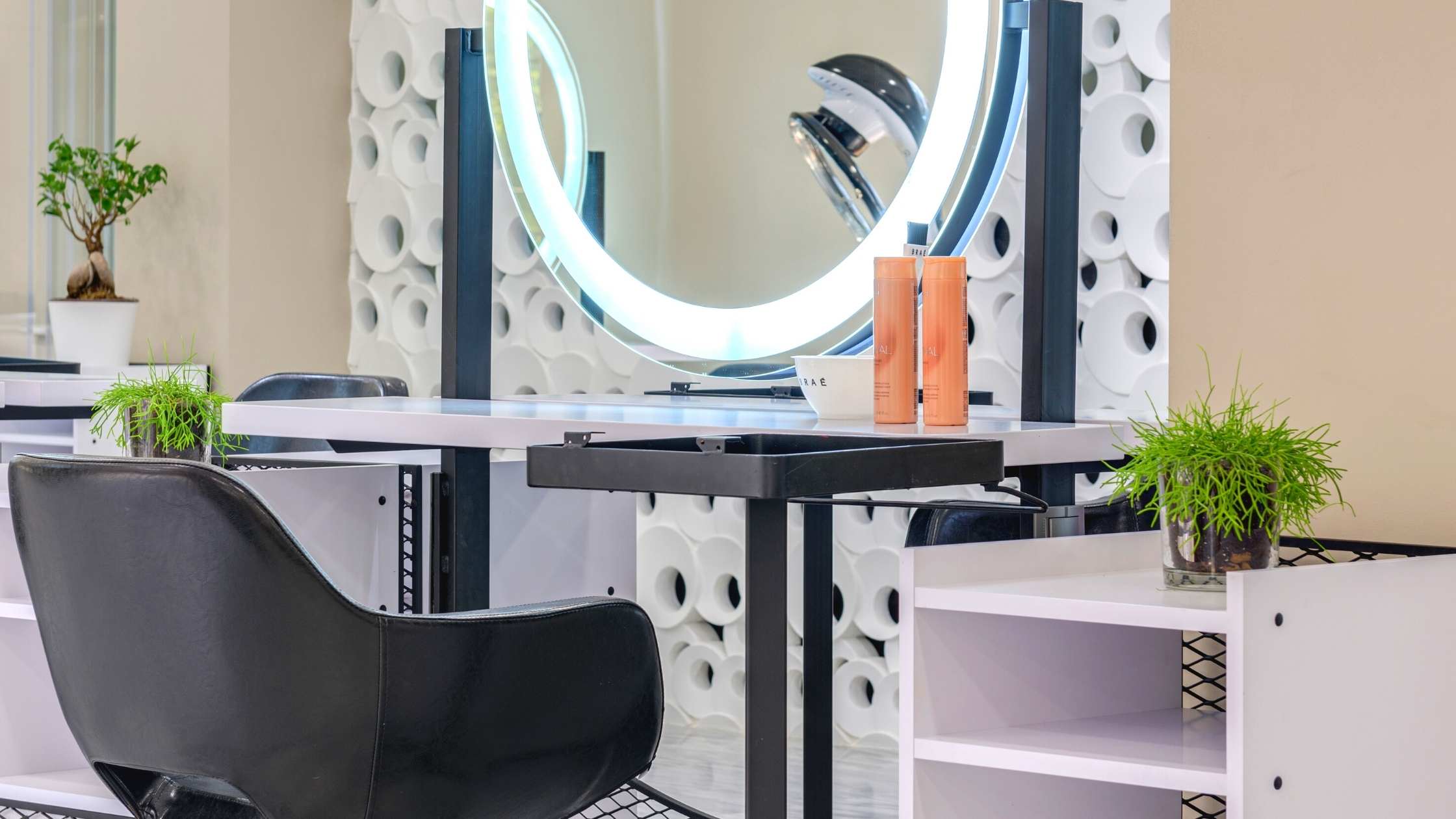 decoração salão de beleza pequeno barato
