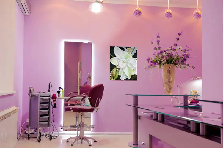 fachada de salão de beleza pequeno