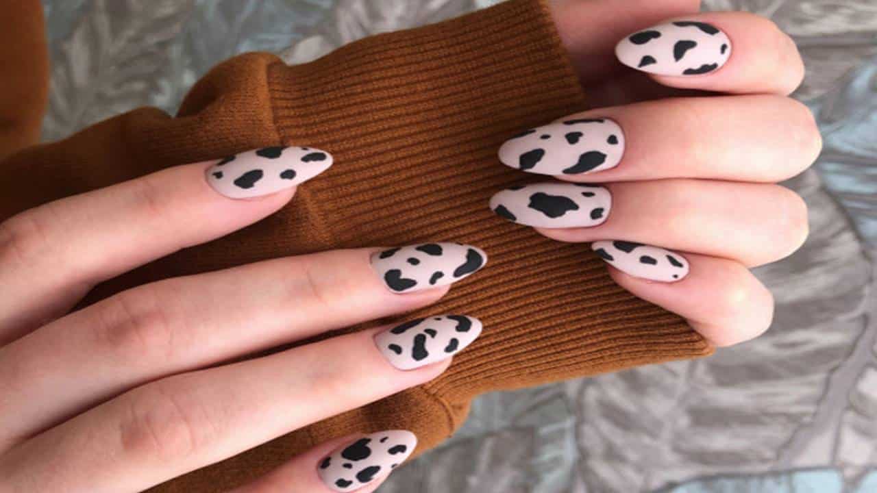 manutenção unha de gel decorada