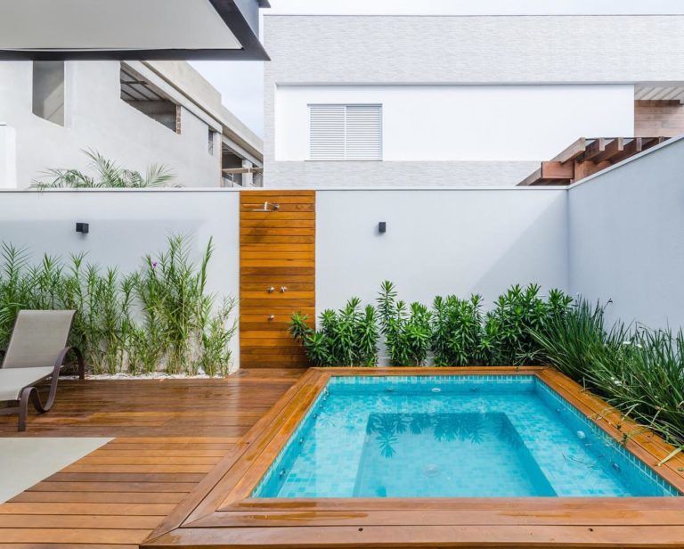 como decorar piscina e jardim