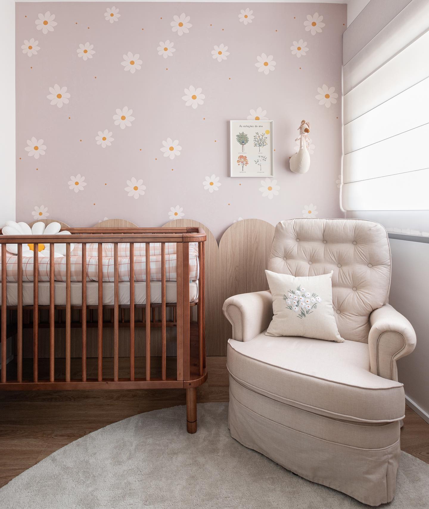 decoração quarto de bebe menina simples