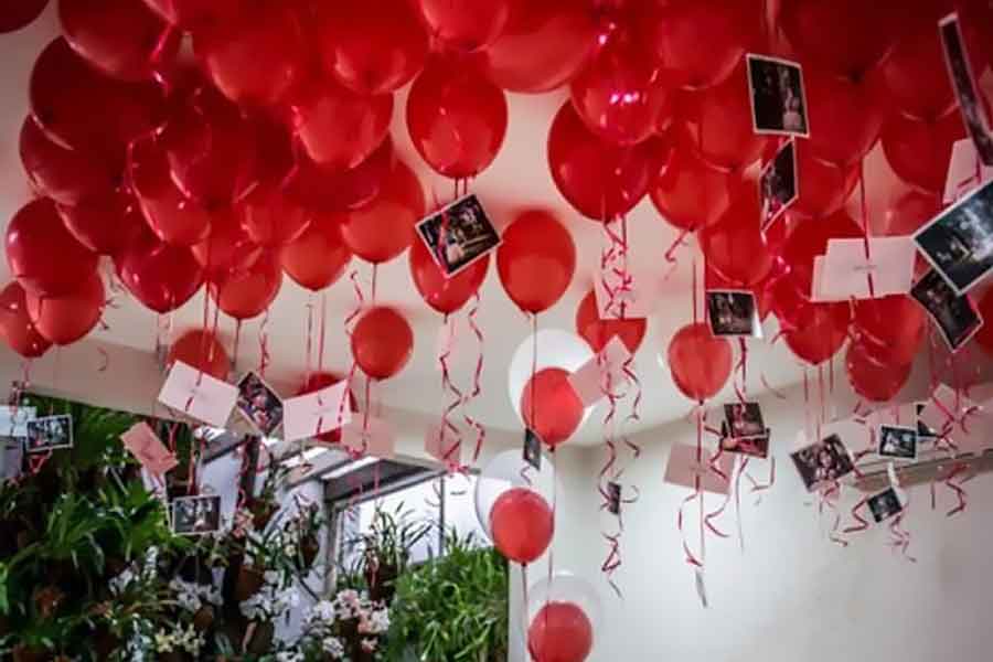 decoração quarto dia dos namorados com balões