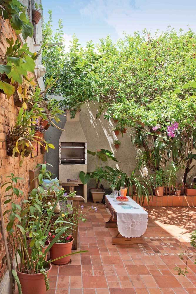 erros comuns ao decorar quintal pequeno