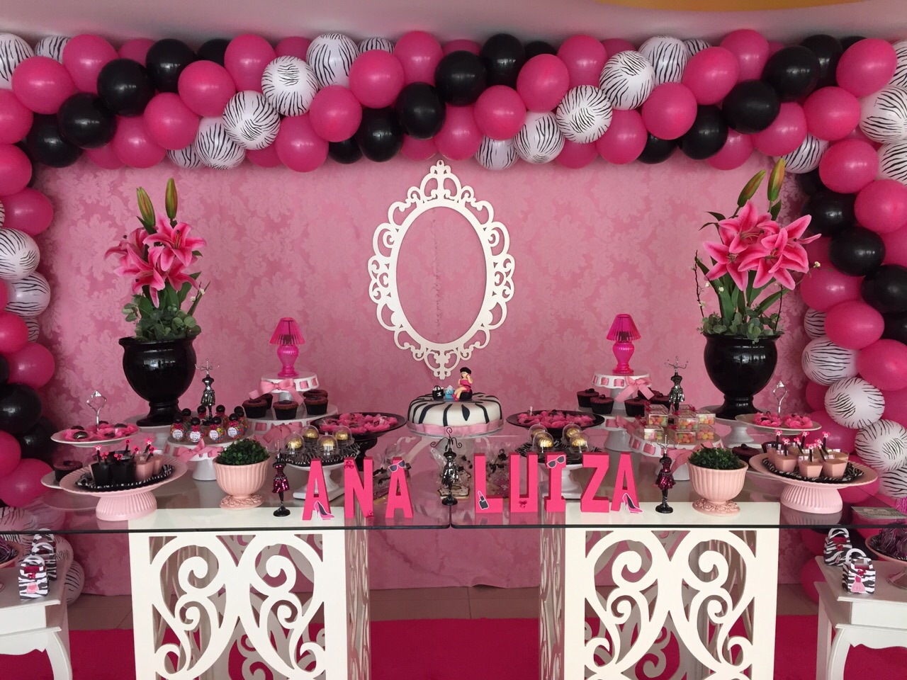 balões rosa e preto para festa