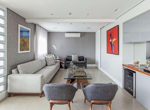 decoração sala com sofa e poltronas