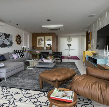 Otimizando espaços: Dicas de disposição para salas pequenas com sofá e poltronas