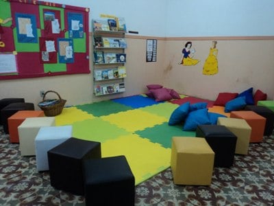 cantinho da leitura com tema céu infantil