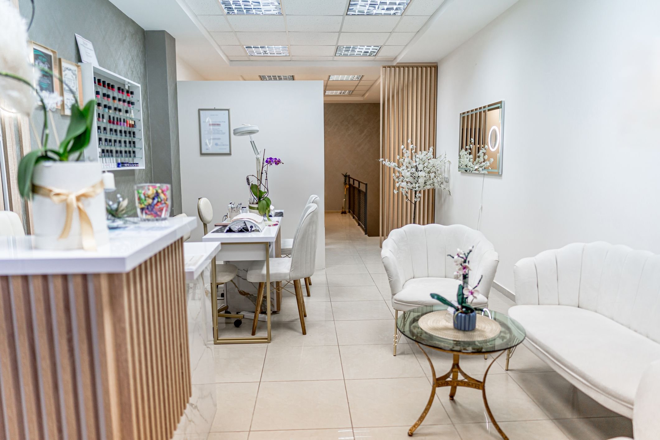 decoração salão de beleza pequeno e simples