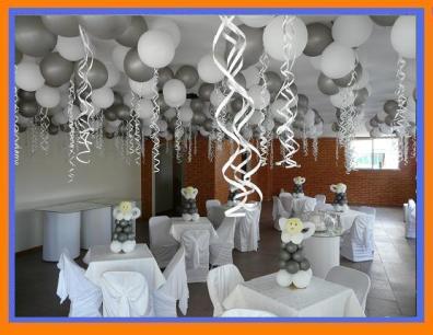 teto decorado com balões
