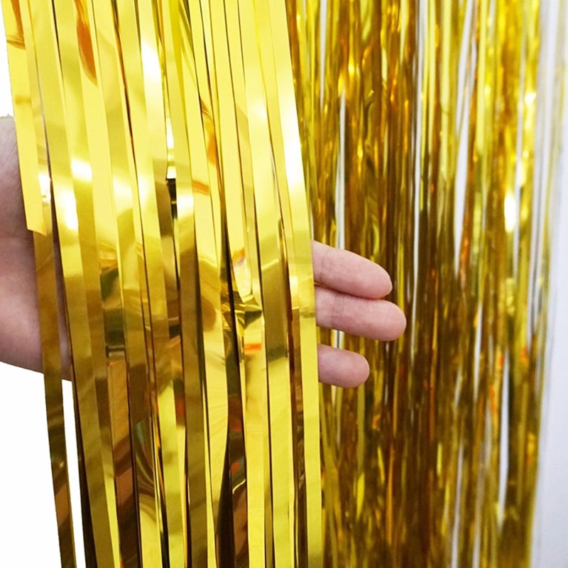 como usar cortina metalizada dourada na decoração