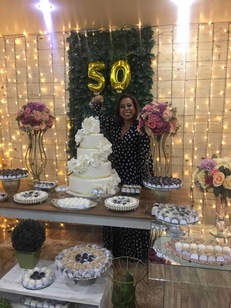 ideias de decoração simples para festa de 50 anos