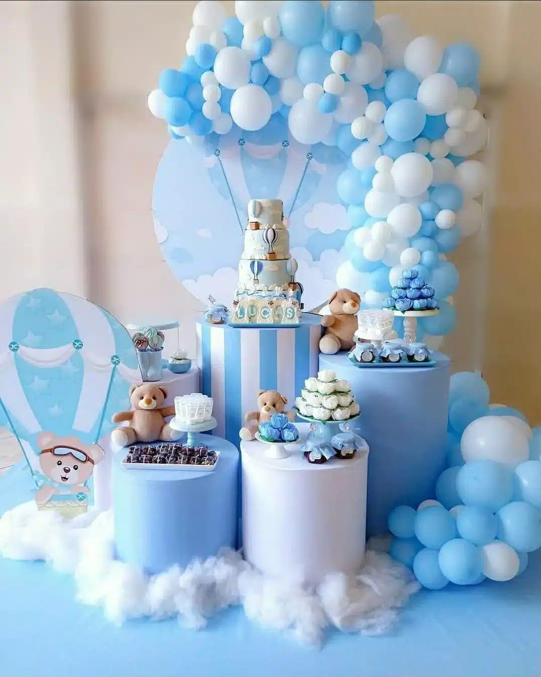 decoração simples de cha de fraldas masculino