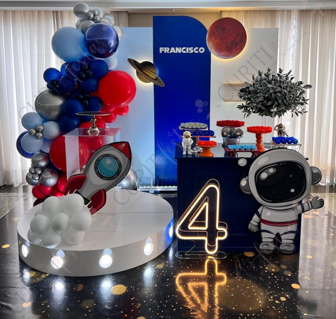 ideias de decoração de festa astronauta para aniversário infantil