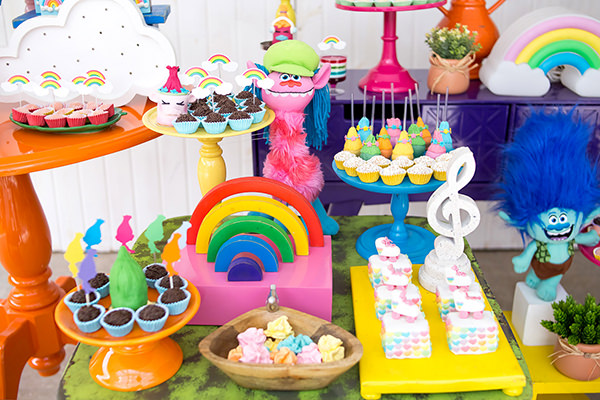 decoração trolls para menina