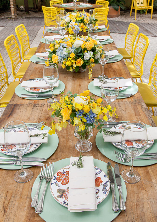 como usar verde branco e dourado em pequenos espaços