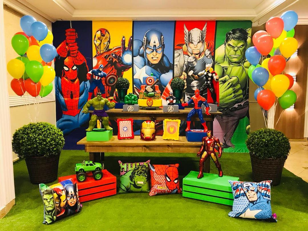 decoração vingadores simples e barata