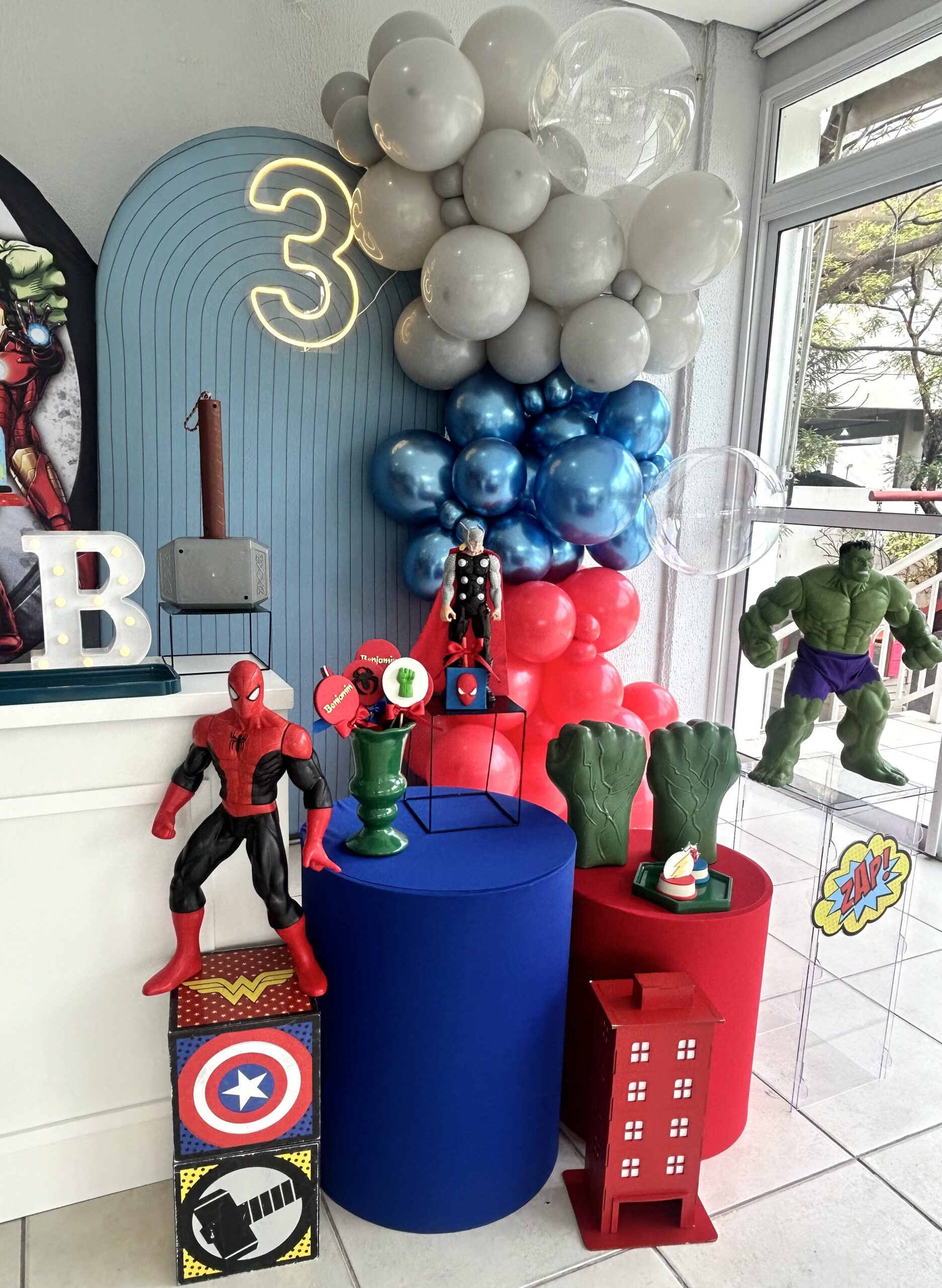 decoração vingadores balões