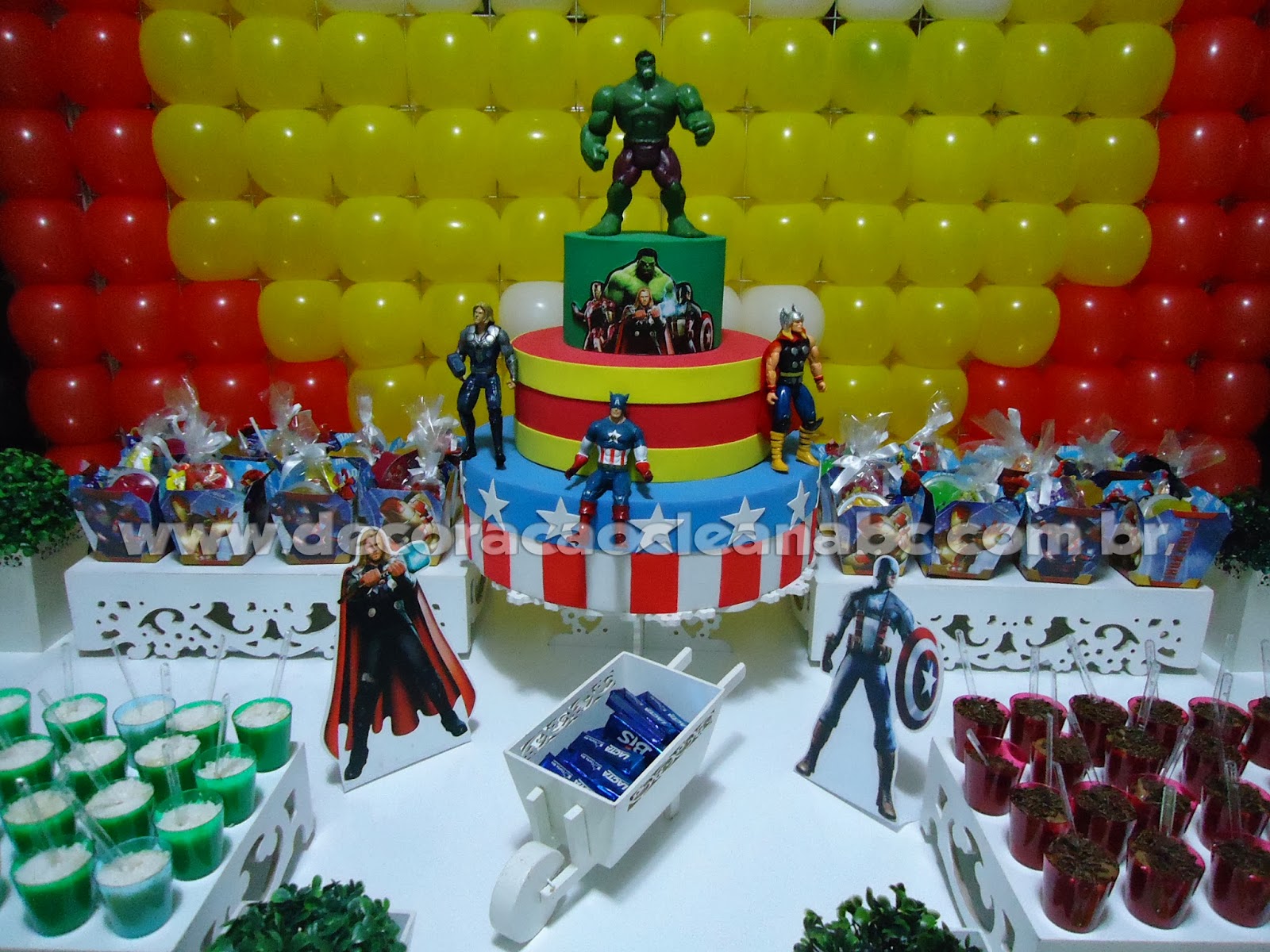 decoração vingadores DIY