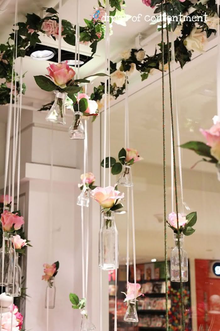 Como Criar um Mural de Memórias Emocionante na sua Vitrine de Dia das Mães