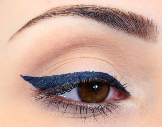 Guia Completo: Como Escolher o Delineador Azul Ideal para seu Tom de Pele