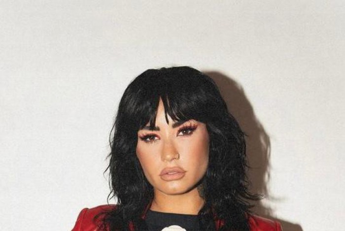 Demi Lovato pixie cut